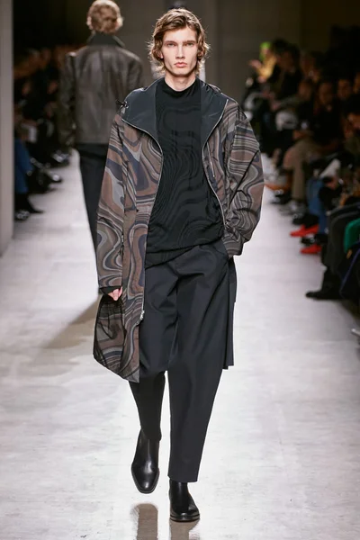 Look 38